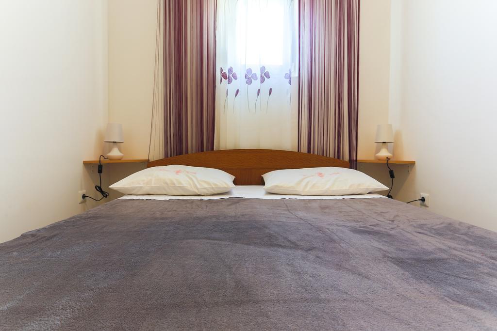 Apartment Ema Podstrana Ruang foto