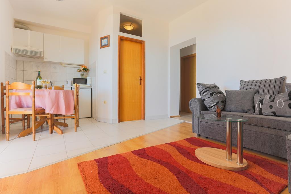 Apartment Ema Podstrana Ruang foto